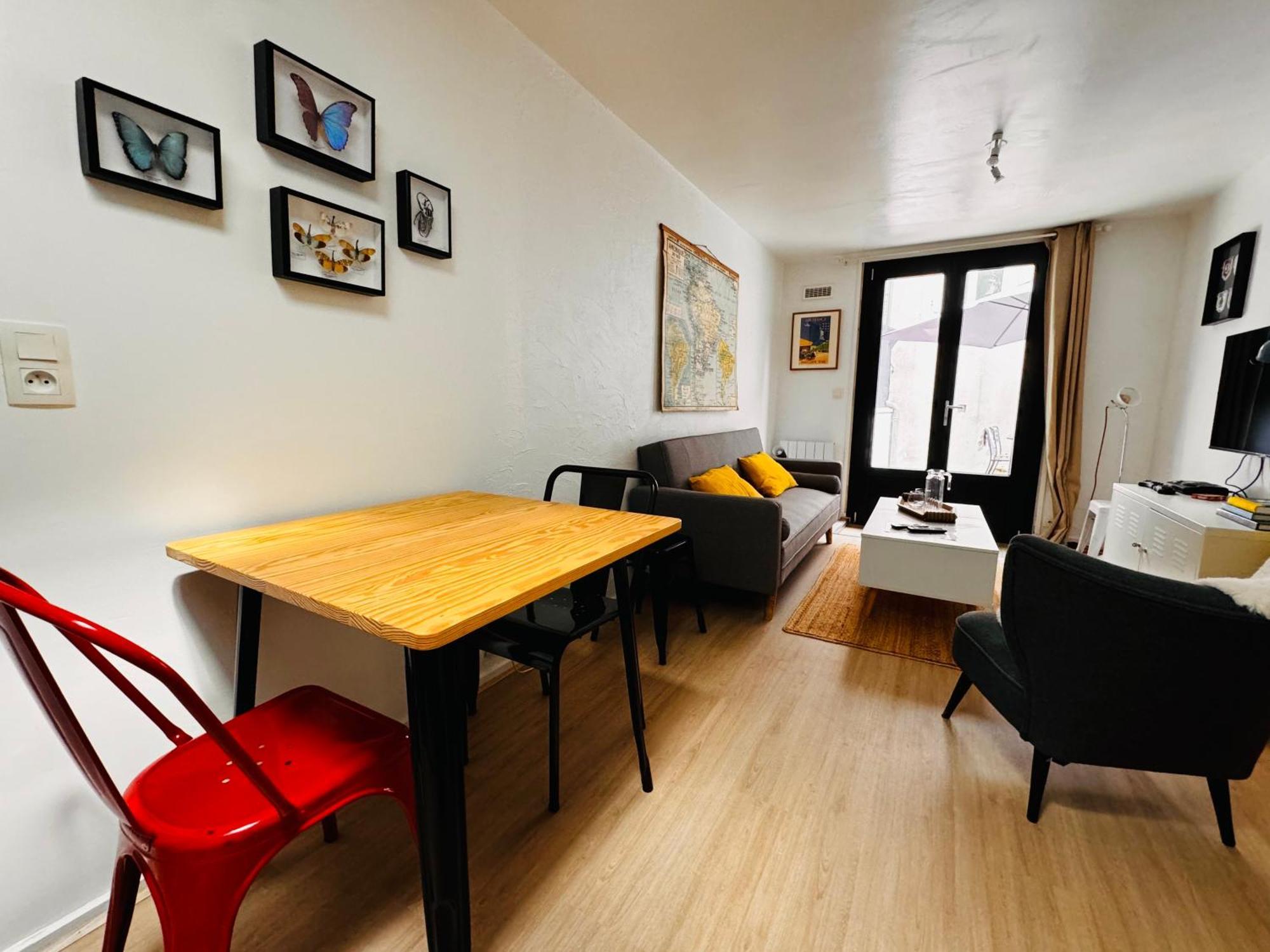 Le Petit Re, Hypercentre, Garage Prive, Terrasse Apartment Niort Bagian luar foto